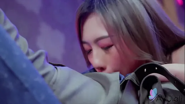 Chinese hot girl Lin Siyu is sucking dick and getting nailed hard