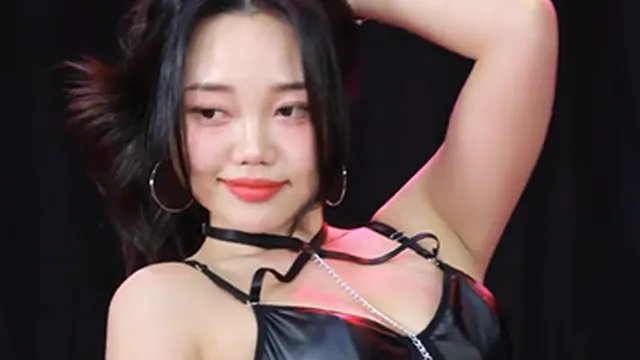 모델 홍아름 팬쿠 란제리 런웨이 2