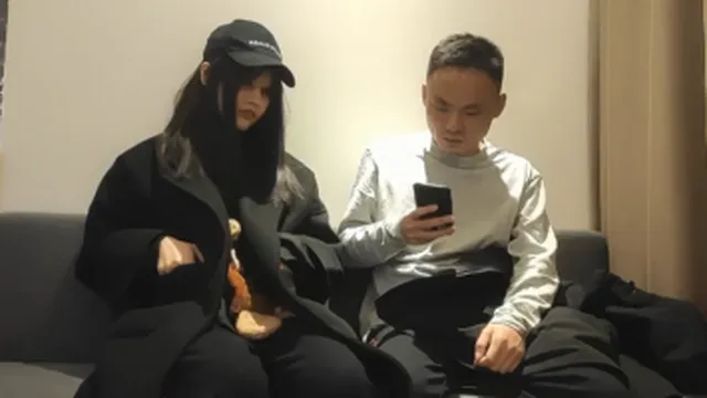 농촌 비주얼의 매춘남녀