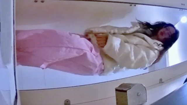 초근접 아슬아슬 화장실 비디오 1