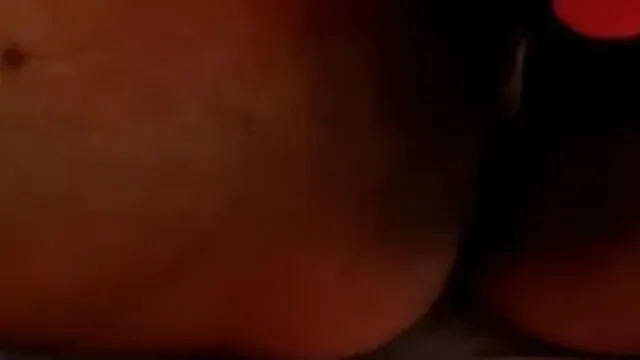보지도 새까맣고 똥구멍도 새까만 뚱녀