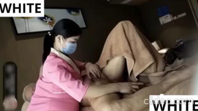 극한직업 중국 요양원의 요양사