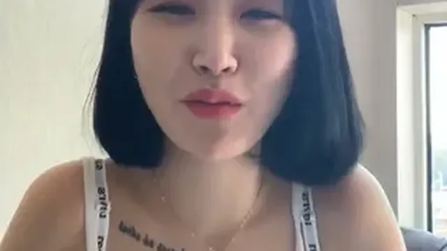 팝콘에서 찌찌 한번 보여주고 사라져버린 존예 뉴비녀