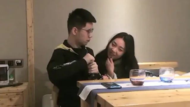 술이 들어가니 남자를 잡아먹는 암사마귀