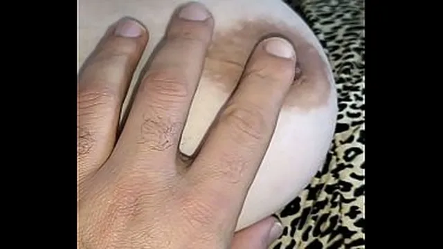 Big tits, curvy body, clear voice, arousing talk, Saudi girls, veiled, horny Gulf Arab girl