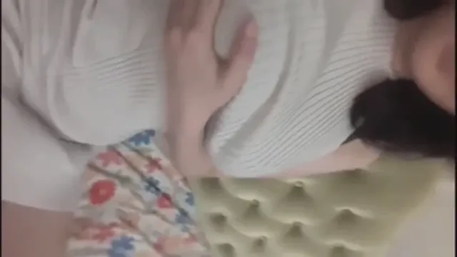 온 종일 물고지내는 제주도 키위커플 02