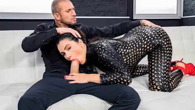 Valentina Nappi Gags on His Cock Then Gets Pounded in Doggy