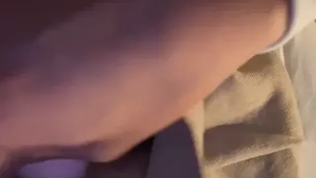 몰래 택시안에서 자위하는 섹트년