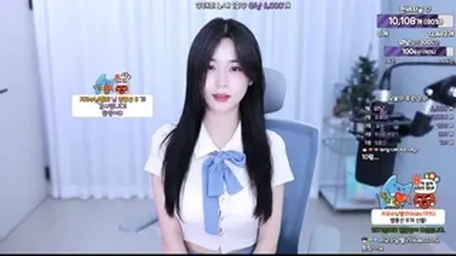 습관적으로 브라 훌러덩 벗어 버리는 태희