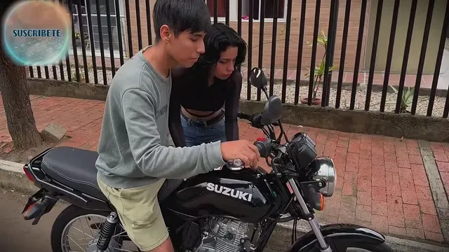 helped girl with his motorbike , i fucked she