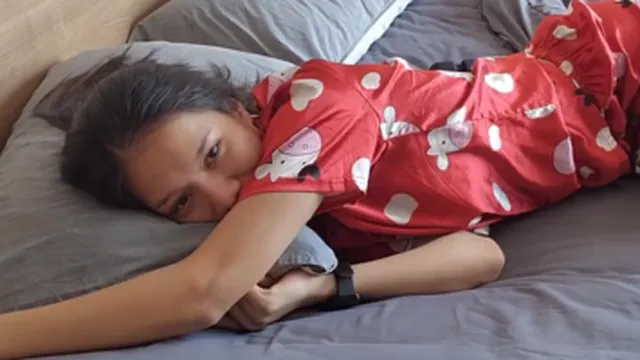 일어나자마자 바지부터 벗는 못말리는 섹스 중독자