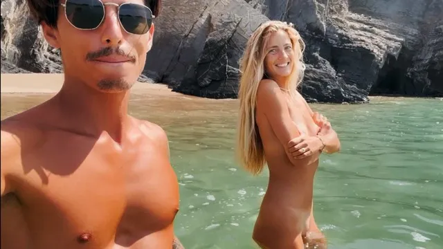 She made me cum in less than a min at the public beach