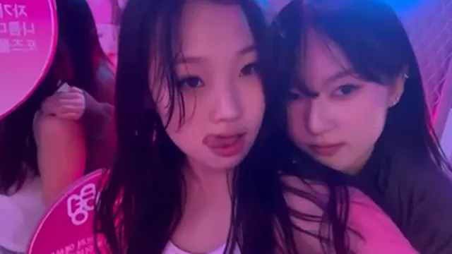 화상 채팅 중에 갑자기 자지를 본 여자들의 반응
