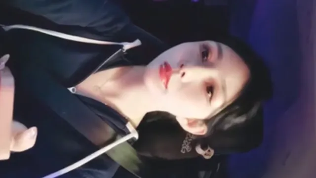 후원 해주면 아무 남자랑도 떡치는 존예 미시년