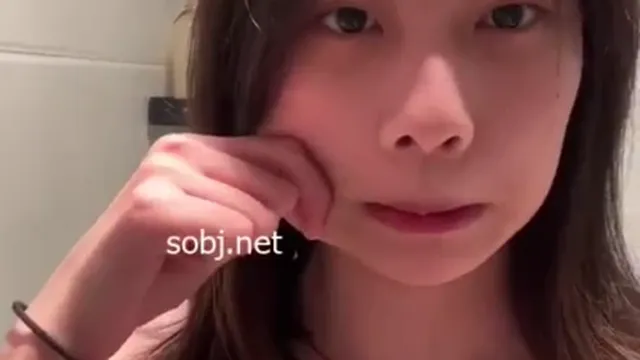 스무살 존예A컵 여친