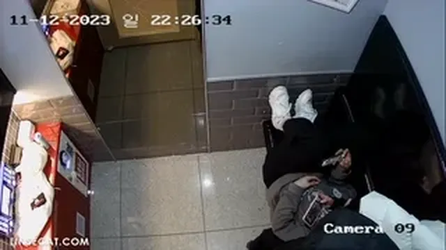 cctv 눈치보고 씹질하다 결국 말타는 코노커플