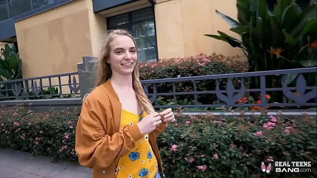Real Teens - Petite Russian Gets Tight Pussy Stretched