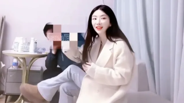 노련한 자지 사냥꾼 보라색 스타킹녀